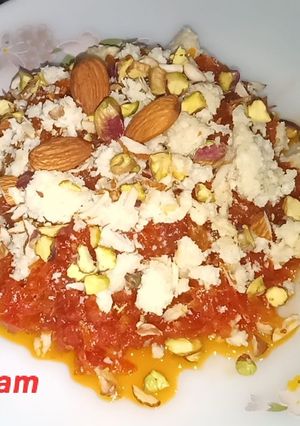 A picture of Gajar ka halwa😍گاجر کا حلوہ😋.