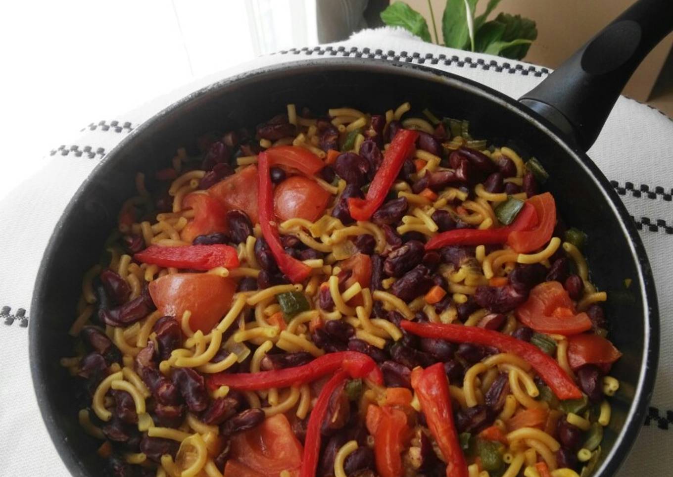 Fideuá de alubias rojas