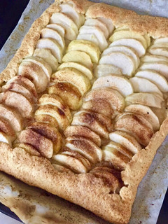 Una foto de TARTA DE MANZANA 🍏