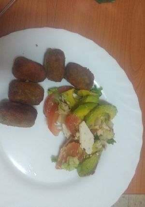 Foto principal de Croquetas de acelgas, atún, huevo duro y nueces