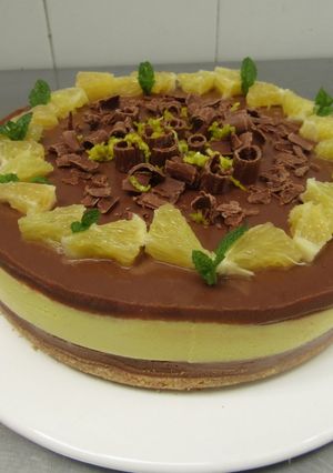 Una foto de Tarta mousse de chocolate y naranja