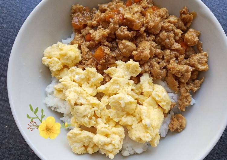 Chicken Teriyaki Scramble Egg Rice Bowl