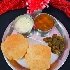 A picture of Puri Sabji.