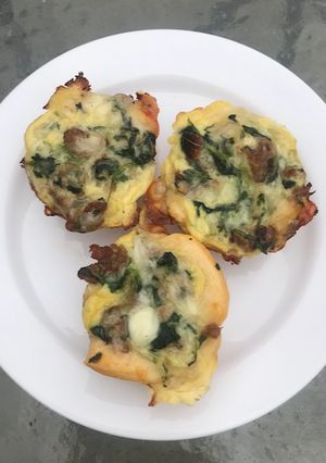 A picture of Mini Spinach Pies.