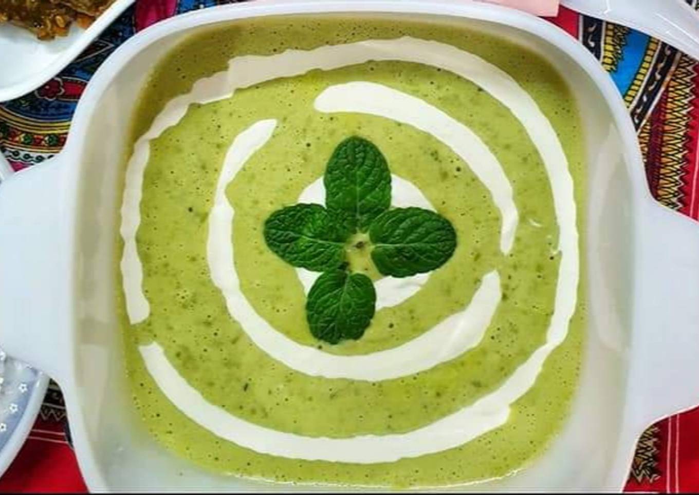 Pea and potato soup with 3 flowers