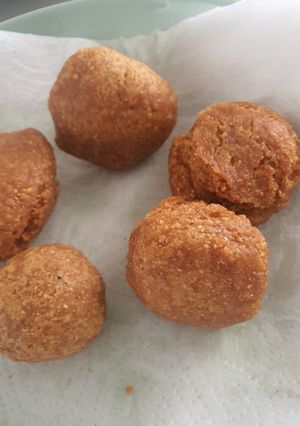 A picture of Falafel and Tahini Sauce.