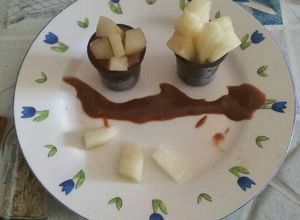 Foto principal de Vasitos de chupitos de chocolate rellenos de melón