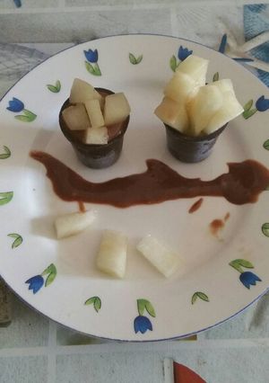 Una foto de Vasitos de chupitos de chocolate rellenos de melón