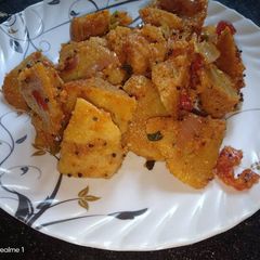 A picture of Oats masala idli fry.