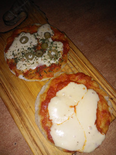 Una foto de Pizza sin gluten con harina de sorgo 🍕