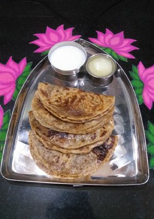 पुरणपोळी (Puranpoli recipe in marathi) रेसिपी चे मुख्य फोटो 