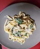 Fetuccini en crema y espinacas