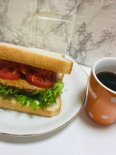 Una foto de Sándwich de Asado Criollo Pe🥪👩🍳