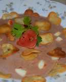 Sopa de tortilla en salsa de frijol