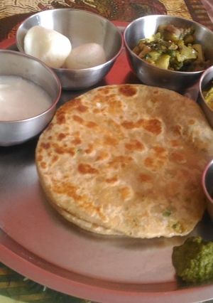 A picture of Sattu paratha.