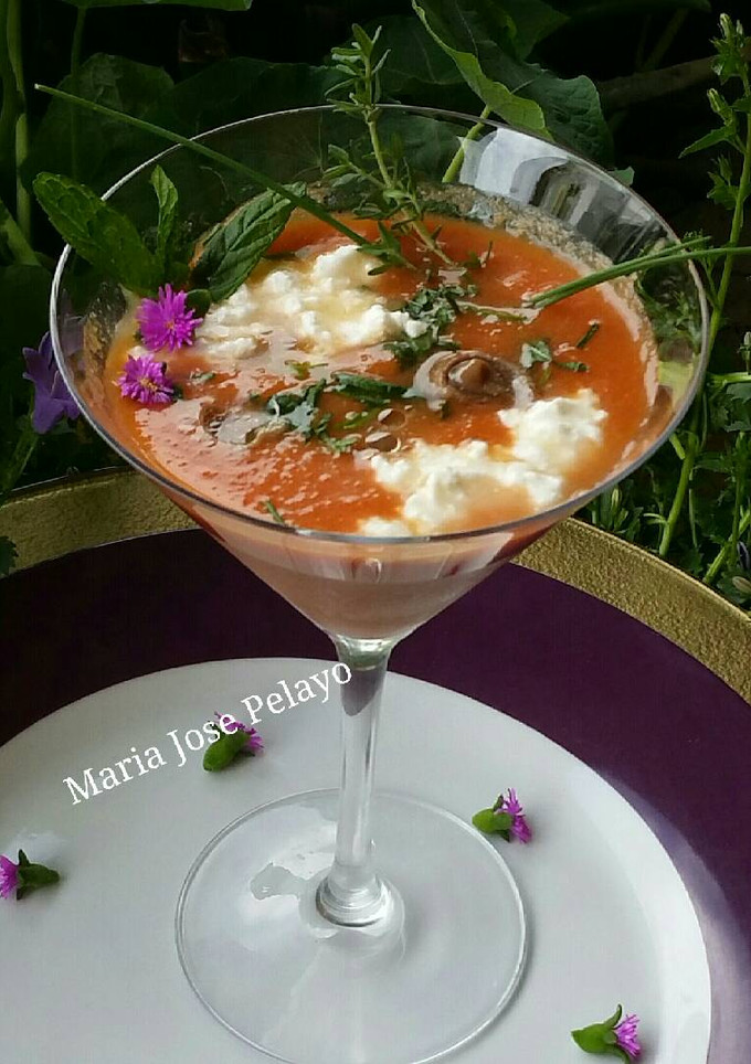 Una foto de Gazpacho de cerezas a mi manera