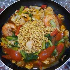 A picture of Mie Nyemek Seafood.