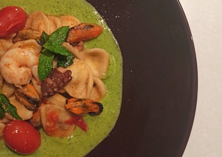 Orecchiette cozze vongole e polpo al profumo di menta