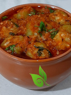 ગલકા ઇન ગ્રેવી (Galka In Gravy Recipe In Gujarati) રેસીપી મુખ્ય ફોટો
