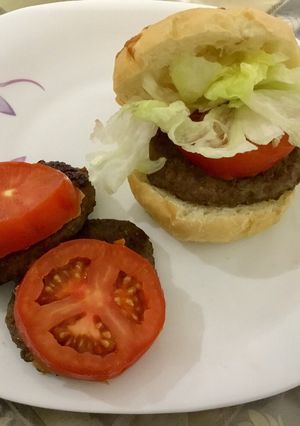 صورة لوصفة ساندوتش البرجر بطريقة صحية 🍔
