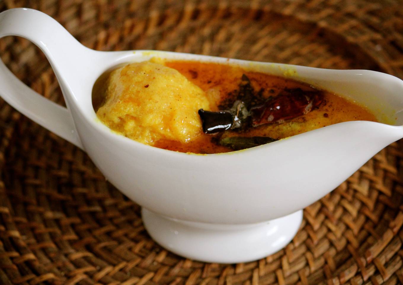 Mambhazha Pulliserry (Sweet Mango in Coconut and yoghurt sauce)