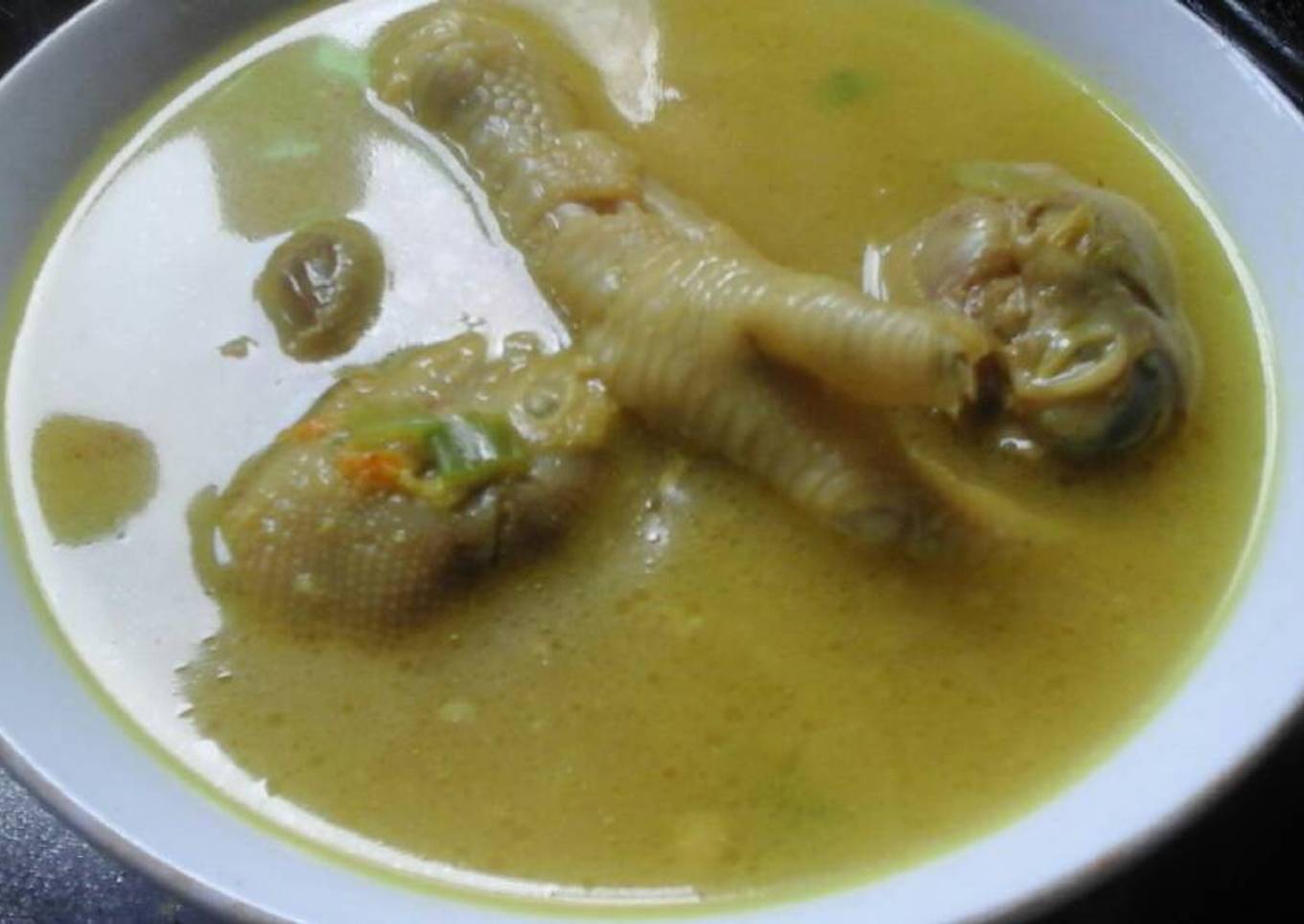 Soto ayam kuah kuning (balungan)