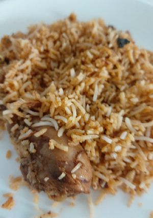 প্রেসার কুকার চিকেন পোলাও (Pressur cooker chicken polao recipe in Bengali) রেসিপির প্রধান ছবি