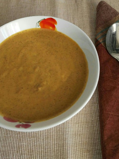 Una foto de Crema de zanahoria y champiñones con curry