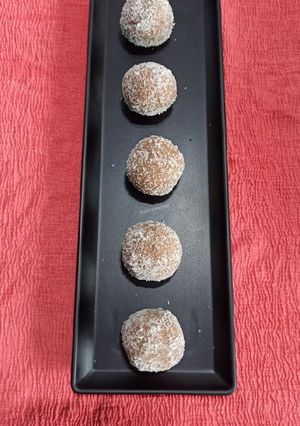 A picture of Chocolate Coconut ladoo.