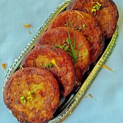 A picture of Chhena banana Malpua.