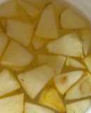 Táo ngâm nước sôi