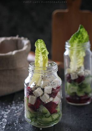 صورة لوصفة Salad in jar البنجر والجبن الاسنطبولي