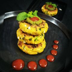 A picture of Leftover Rice cutlets.