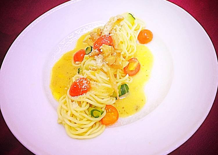 Spaghetti Angelhair dengan Saus Bechamel Jamur