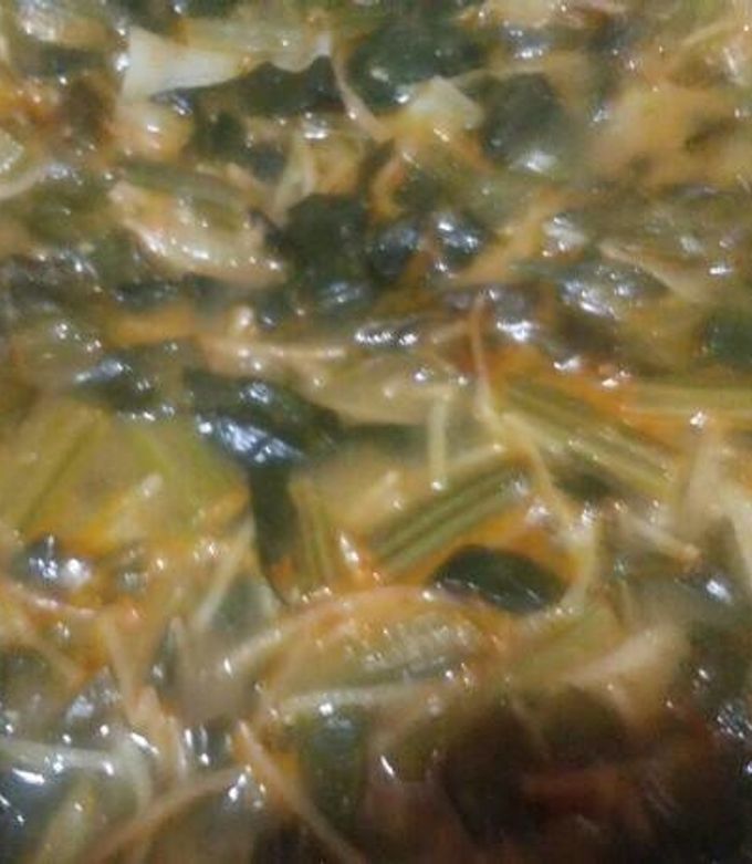 Una foto de SOPA DE FIDEO CON ACELGAS Y ESPINACAS!!!... provecho
