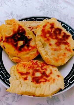 Una foto de Empanadas de harina de trigo asadas rellenas de vegetales