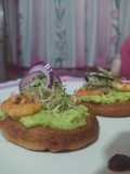 Sopes de camarón al mojo de ajo