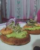 Sopes de camarón al mojo de ajo