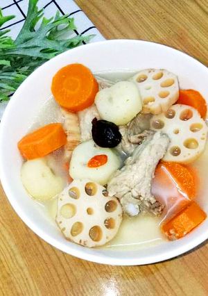 Hình của món Sườn Heo hầm Thảo Quả.