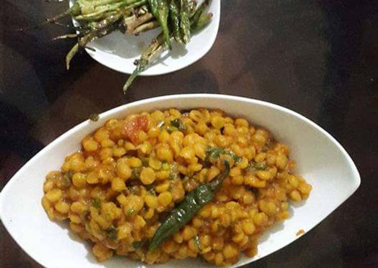 Simple Way to Prepare Homemade Bhuni wi chane ki daal