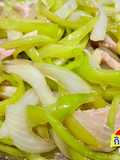 หมูผัดพริกหยวก