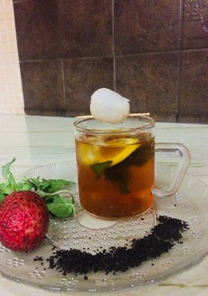 A picture of Lemon mint ice tea with lichi juice.