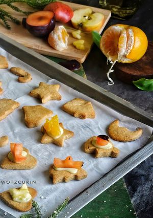 A picture of Cookie fruit bites.