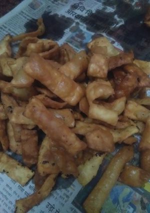 A picture of Namak pare recipe.