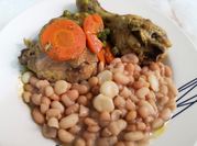 Una foto de frijoles secos