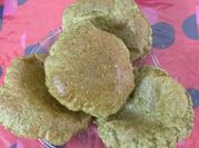 A picture of palak poori