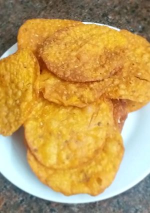 મસાલા ફરસી પૂરી (masala farsi puri) રેસીપી મુખ્ય ફોટો