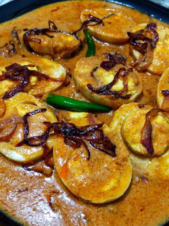 A picture of Egg Korma.
