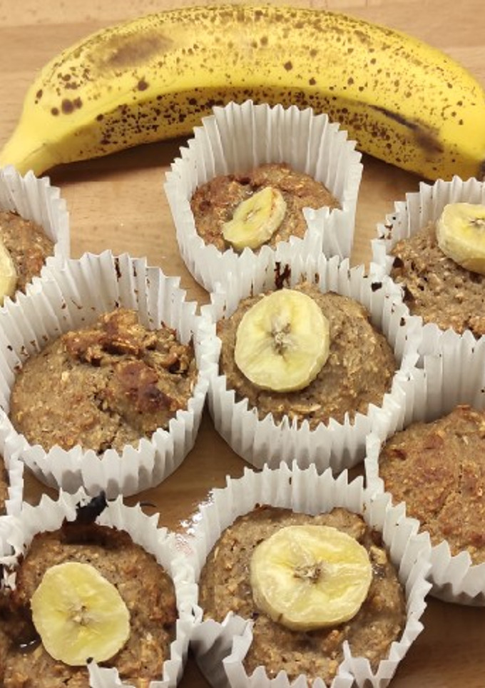 Una foto de Banana bread muffins 🍌