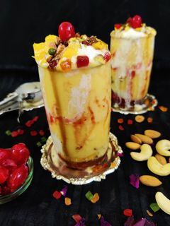 मैंगो मस्तानी (mango mastani recipe in Hindi) रेसिपी मुख्य फोटो